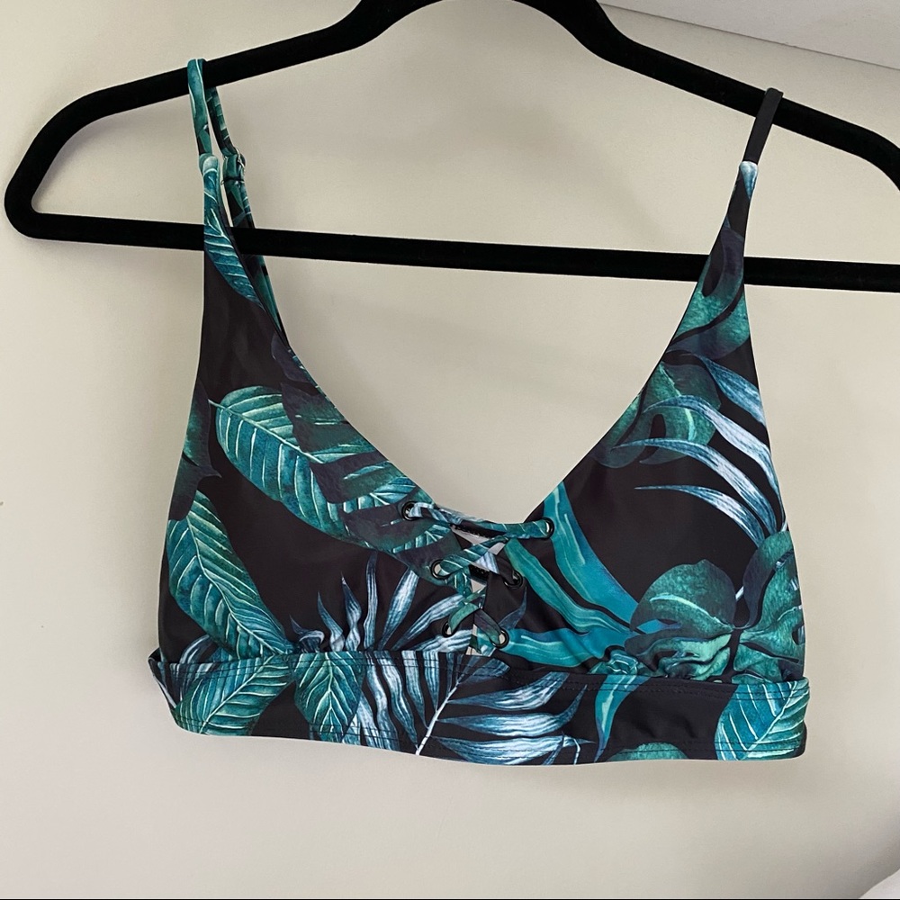 Tropical Leaf Print Ladder Front Bikini Top - Picture 11 of 12